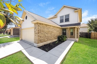 8931 Ashley Wilkes in San Antonio, TX - Foto de edificio - Building Photo