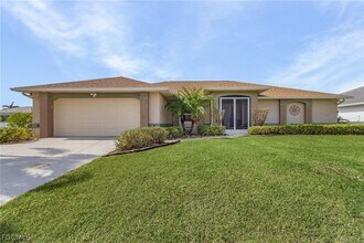 4002 Oasis Blvd in Cape Coral, FL - Building Photo - Building Photo