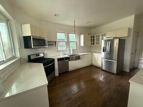 3788 Burns Ave in Detroit, MI - Building Photo - Building Photo