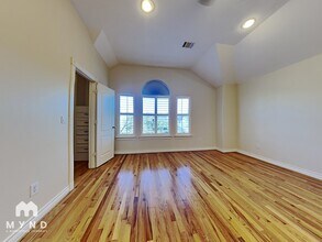 321 Sandman St in Houston, TX - Foto de edificio - Building Photo