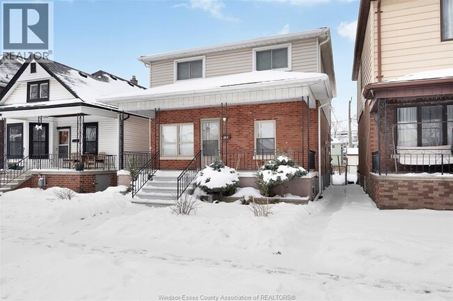 property at 907 Gladstone Ave