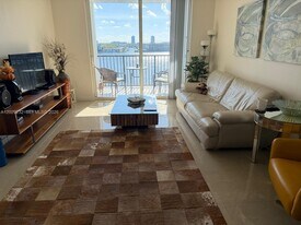 17100 N Bay Rd in Sunny Isles Beach, FL - Building Photo