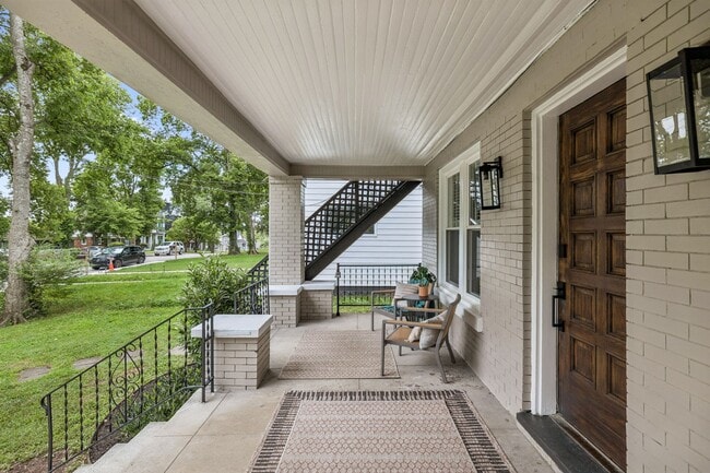 1332 Stainback Ave, Unit A in Nashville, TN - Foto de edificio - Building Photo