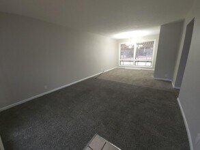 8921 Dever Dr in Jennings, MO - Building Photo - Building Photo