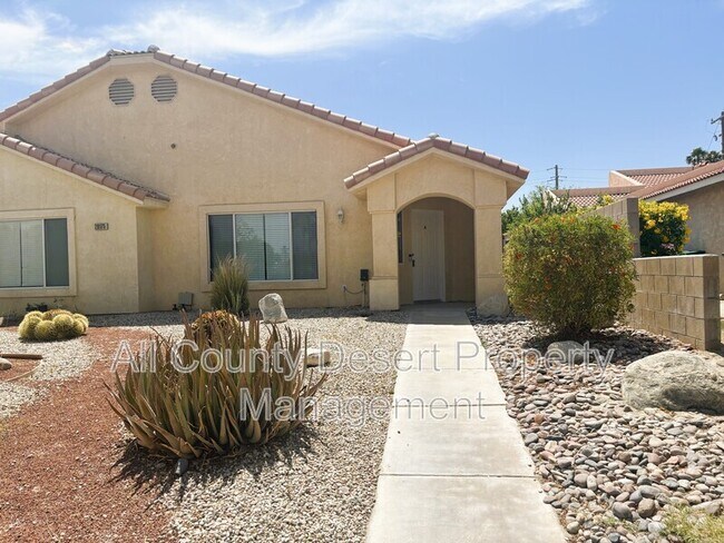 28175 Avenida La Paz in Cathedral City, CA - Building Photo - Building Photo