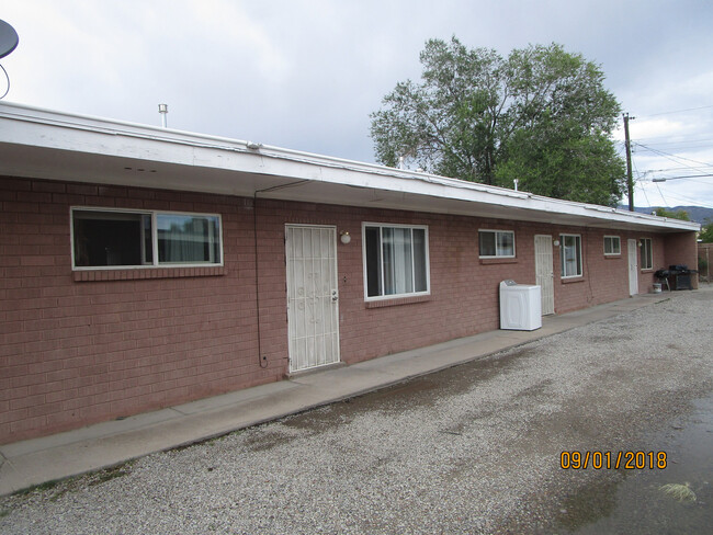 304 Texas St SE-Unit -D in Albuquerque, NM - Building Photo - Building Photo