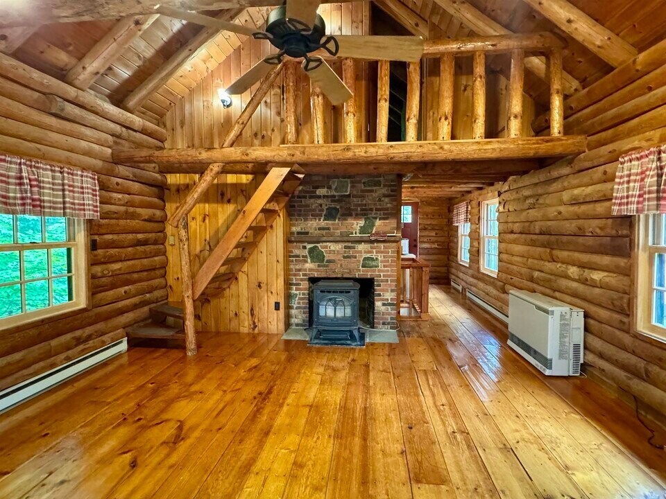 50 Doc's Dr in Grantham, NH - Building Photo