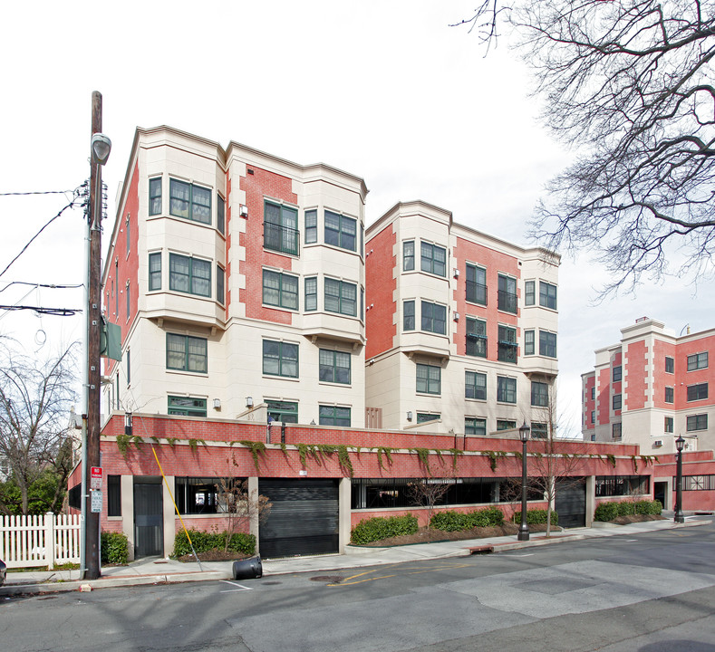 Phase I in Mamaroneck, NY - Foto de edificio