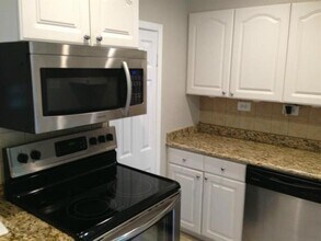 5004 N Hall St in Dallas, TX - Building Photo - Building Photo