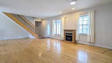 709 W Kenilworth Ave in Palatine, IL - Building Photo - Building Photo