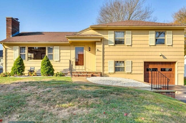 property at 10 Lanyard Ln