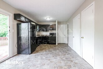 5411 Padre Ln in Indianapolis, IN - Foto de edificio - Building Photo