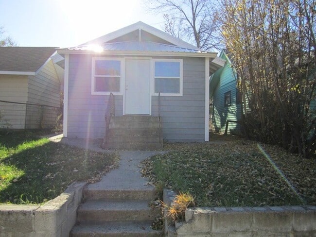 property at 1432 4th St