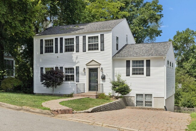 property at 165 E Glenwood Dr