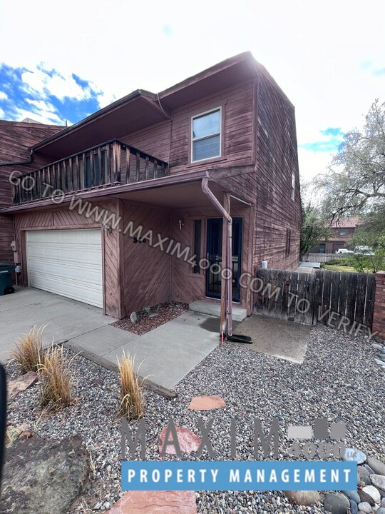 376 E Valley Cir in Grand Junction, CO - Building Photo