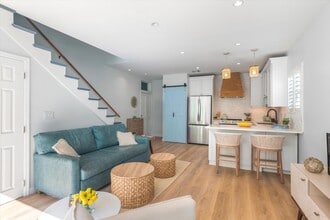 634 Louisa St in Key West, FL - Foto de edificio - Building Photo