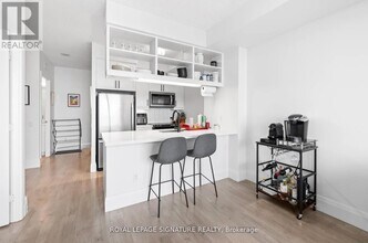 15 Viking Ln in Toronto, ON - Building Photo - Building Photo