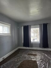 11512 Ashbury Ave in Cleveland, OH - Foto de edificio - Building Photo