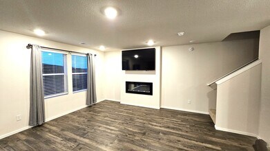 17504 NW 10th Pl in Ridgefield, WA - Foto de edificio - Building Photo