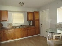 7516 Lockwood Dr photo'