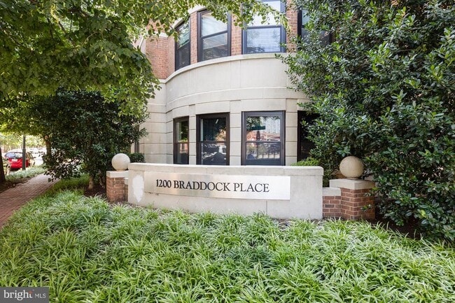 property at 1200 Braddock Pl