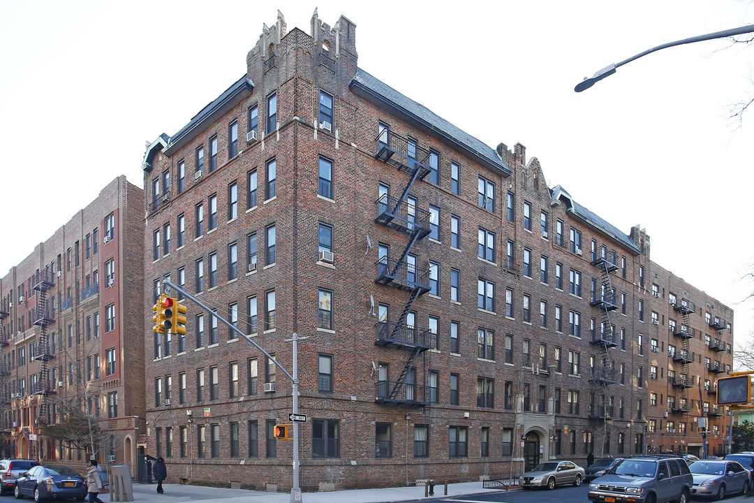 585 E 21st St in Brooklyn, NY - Building Photo