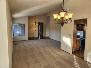 129 Julian Way in Pleasant Hill, CA - Building Photo - Building Photo