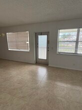 163 Somerset Crescent in West Palm Beach, FL - Building Photo - Building Photo