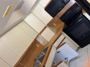 6102 Seven Springs Blvd in Greenacres, FL - Building Photo - Building Photo