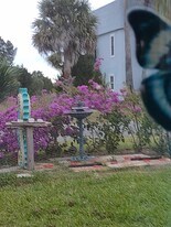 3320 Gardenia Dr, Unit LG room in Hernando Beach, FL - Building Photo