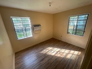 723 Glenmont Dr in Jackson, MS - Building Photo - Building Photo