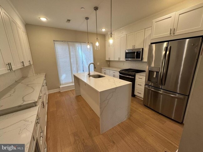 property at 1325 N Marston St