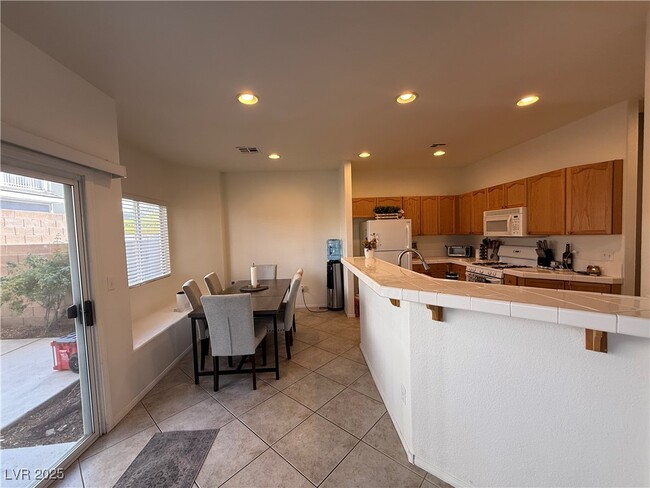 206 Heiple Ct in Henderson, NV - Building Photo - Building Photo