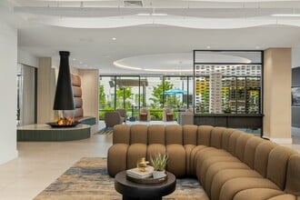 Maxwell in Everett, MA - Foto de edificio - Building Photo