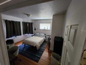 51 Gardner St, Unit 1 in Boston, MA - Foto de edificio - Building Photo