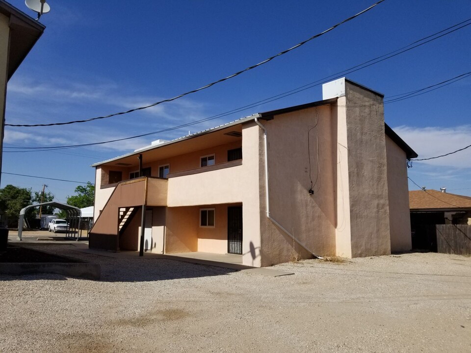 1111 W McKay St in Carlsbad, NM - Building Photo