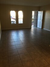 1372 Pattee Cir, Unit B in Las Vegas, NV - Building Photo - Building Photo