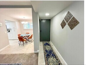 5301 E Waverly Dr in Palm Springs, CA - Building Photo - Building Photo