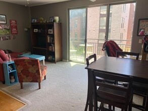 2080 N Commerce St, Unit 206 in Milwaukee, WI - Building Photo - Building Photo