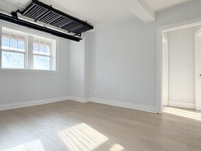 36 Hanna St W in Windsor, ON - Building Photo - Building Photo