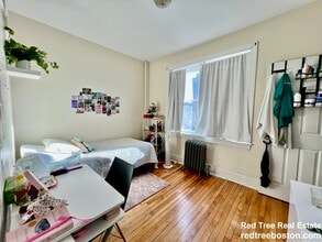 66 Egmont St in Brookline, MA - Foto de edificio - Building Photo