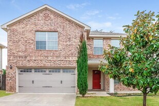 2732 Maegen Cir in Fort Worth, TX - Building Photo