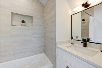 2312 Reinerman St in Houston, TX - Building Photo - Building Photo