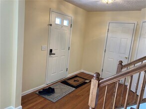 120 Hummingbird Way in West Henrietta, NY - Building Photo - Building Photo