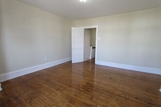 124 W Pomona St in Philadelphia, PA - Building Photo - Building Photo