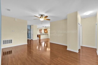 3677 Serena Ln in Clermont, FL - Foto de edificio - Building Photo