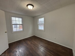 1103 Stone St in Rahway, NJ - Building Photo - Building Photo