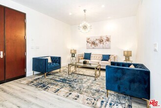1237 S Holt Ave in Los Angeles, CA - Building Photo - Building Photo