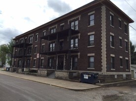 240 S Quincy Ave in Sedalia, MO - Building Photo