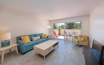 1066 Miramonte Dr in Santa Barbara, CA - Building Photo - Building Photo